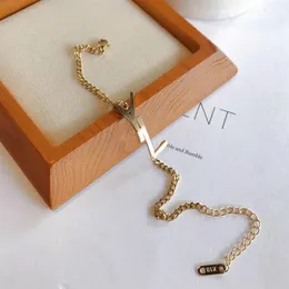Дизайнерские фирменные дизайнерские ювелирные браслеты Браслет из 18-каратного золота с покрытием из серебра 925 пробы из нержавеющей стали Браслет-манжета-цепочка для женщин Brac284m