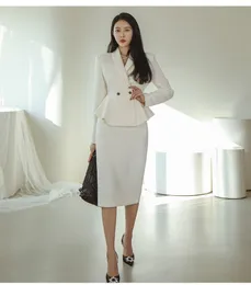 Zweiteiliges Kleid Frühling Neues Berufsset Frauen Mantel Crop Top und hohe Taille figurbetonte Bleistiftröcke Koreanische dünne schicke Bürodame Rockanzüge 2024