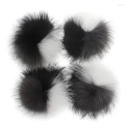 Basker 15-16 cm Real Fur Raccon Pompoms Pompon för vinter stickad mössa hatt kepsar äkta pom halsdukar nyckelchains grossist