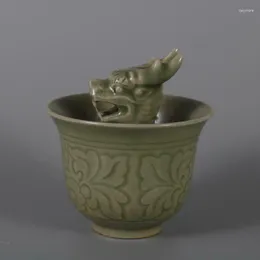 Dekorativa figurer kinesiska sång celadon porslin snidade blommor drake form teacup cup 3,26 tum