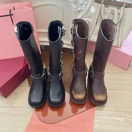 Miui Boot Designer High Women Black Brown 플랫폼 부츠 빈티지 오토바이 그런지 스타일 신발 송아지 가죽 부츠 바이커 부츠 라운드 발가락 벨트 버클 Sh