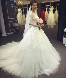 Abiti da sposa Abiti da sposa Abiti da sposa avorio Formali Nuovi personalizzati Taglie forti Cerniera con lacci Applique in rilievo Tulle Scoop con mezza manica Bianco