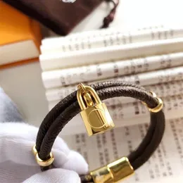 Bracelet en cuir PU marron rond classique à la mode avec tête de verrouillage en métal dans une boîte cadeau au détail, Stock SL05247S