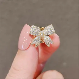 Stift brosches mode söt bowknot broscher för kvinnor metall anti lapel pin fasta kläder stift tröja kappkläder accessoarer brosch 230909