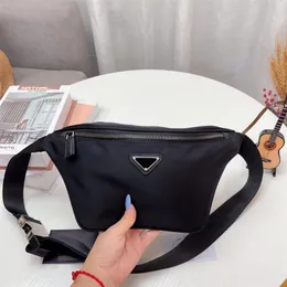 Projektanci Fanny Pack Men Women Table Bags Crossbody Bombag Luxury Bumbags Solid Color Design Fashion Torebka Pasek Leisur261R