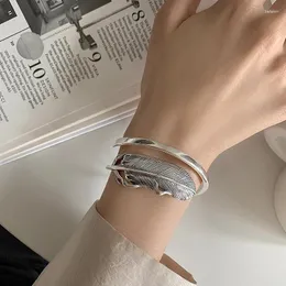 Bangle Retro Silver Feather Justerbara armband Damer Elegant Charm smycken Fashion Creative Reunion Party