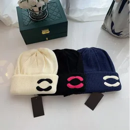 Klasik Kış Örme Şapka Tasarımcısı Kadınlar Sıcak Beanie Şapkaları Erkek Yün Kafatası Kapakları 3 Renk