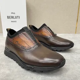 Berluti Designer New Mens Chegada Linda Letra de Couro Genuína Sapatos de Mocas ~ Novos tops Designer de primeira qualidade Sapatos Sapatos UE Tamanho 39-46