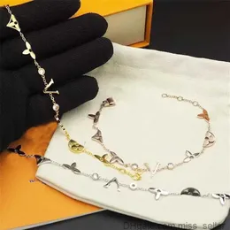Mujeres diseñador pulsera cadena pulsera de lujo chapado en oro moda pulsera de moda cerradura flor letra colgante diamante cjeweler amor 2800