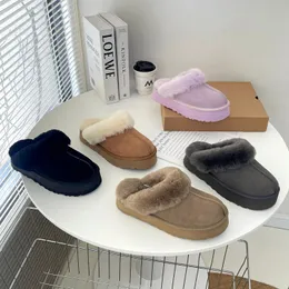 designer äkta läder tofflor sandal träy sandaler för kvinnor vinter mulor platt pälsslides disquette toffel kvinnokoquette plattform clogs skor 35-44