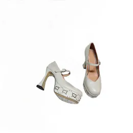 Wysokiej jakości małe brudne buty designerskie screegiki butów desek butów deski desekwentne Kobiety klasyczny niebieski różowy kryształowy pasek niski top