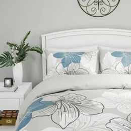 Комплект из трех предметов: одеяло и накидка, альтернативный пуховый наполнитель, сине-белый цветочный принт, размер Full Queen