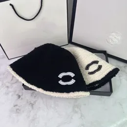 남성 여성을위한 디자이너 모자 버킷 캡 Casquette Beanie 패션 야구 카스쿼트 어부 모자 고품질 여름 선 바이저 크리스마스 선물