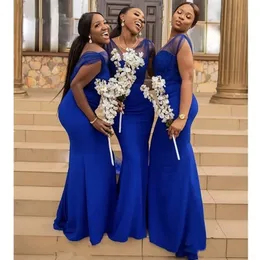 Royal Blue Mermaid Bridesmaid Dresses 2023 Off Shoulder Sweep Train Garden Country African Wedding Guest Gowns Maid of Honor Dress Cheap Billiga