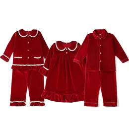 Kläder sätter hösten vinter babykläder flickor pojkar pyjamas sätter familj unisex kläder sömnkläder röd sammet barn julpyjamas 230912