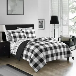 Yetişkinler için bir çanta yatak setinde süper 7 parçalı siyah beyaz damalı yatak