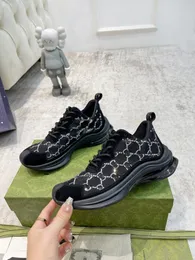 SS24 Womens Run Crystal Sneaker Drill Daddy Shoes الأكثر شعبية للأحذية المصممة أحذية مصممة للأحذية غير الرسمية ذات الأحذية غير الرسمية الحجم 35-42