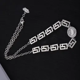 Coppia collane con ciondolo gioielli di design con ciondoli collana in argento placcato oro per le donne regalo gioielli di moda popolari marchio lettera faccia buono bello