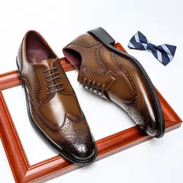 Kleding Schoenen 2023 mannen zakelijke schoenen echt leer gentleman blok mannen jurk man trend veterschoen 230912