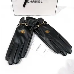 Designer Thicken Letter Five Fingers Gloves Mens Womens Autumn Winter Warm Soft Solid Color Brand Letter Printing Genuine Leather Cashmere