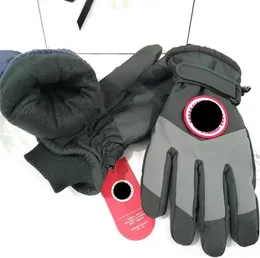 Women And Men Ski Gloves Outdoor Sports Brand Mittens Five Fingers 3 Colors With Tag Wholesale AA
