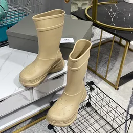 Mulheres Bota preta alta top Homens sapatos de grife arco design Confortável à prova d'água sapatos de água Rainboots Borracha Moda Casual sapatos de cano alto