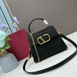 High quality woven Tote Designer Crossbody Bag Fashion Women's Bag Magnetic Buckle Open and Close Shoulder Bag Brass metal logo toiletry bag