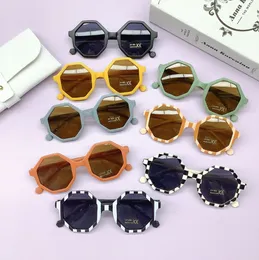 Kids Sunglasses New Boys Girls Hexagonal Diamond Sunglasses UV400 UV Protection Shade Baby Sunglasses Outdoor Children's Glasses