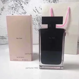 Parfüm için Tasarımcı 100ml Musc Noir Gül Parfümleri Kadın Koku Eau De Parfum İyi Koku EDP Çiçek Uzun Kalma Köln Sprayn7xx
