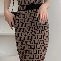 Womens Basic Casual Dresses Elegant Chain Letter Party Knitting Dress Women's Fashion Half-Length kjol Solid Color Steg STEP239I