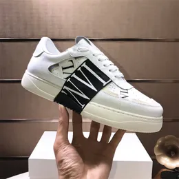 Klänningskor lyxdesigner sneakers män plattform andas mjukt tyg tennisskor kvinna casual mesh vulkaniserade skor 230914