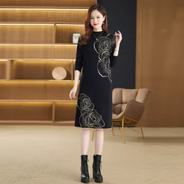 Autumn Winter Floral Knitted Midi Dresses 2023 Women Designer O-Neck Slim Elegant and Youth Black Sweater Dress Plus Size Long Sleeve Soft Warm Party Casual Frocks