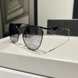 Designer di lusso Brand Square Polarizzati occhiali da sole per donne uomini Full RIM Rectangle Forma Uv400 Glassico Sole in metallo grande Stile designer con Box8428