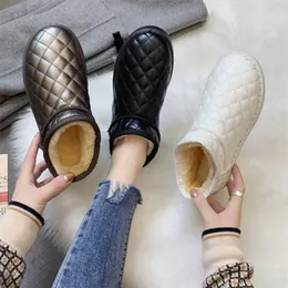 Зимние новые тканевые туфли в старом Пекине. Женские модные трендовые универсальные зимние сапоги с утолщенной плюшевой подошвой на один шаг, противоскользящей мягкой подошвой 230830