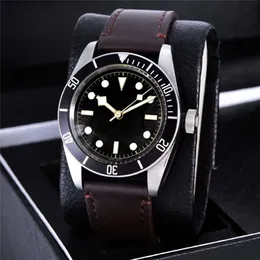 Luxury Designer Watches Men Wysokiej jakości 42 mm Automatyczna mechaniczna ceramiczna moda klasyczny skórzany zegarek Waterproof Sapphire Watchs Dhgate