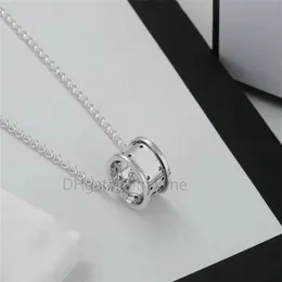 Dropship Party Favor Fashion Letter Three Dimensional Hollow Pendant Necklaces Retro Sterling Silver for Men and Women Small Waist241c