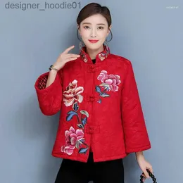 Kadınlar Down Parkas Kadın Ceketleri Çin Pamuk Yastıklı Ceket Etnik Stil Kadın Kış Kısa Kırmızı Tang Ceket Stand Stand Yakası Kapiteli Parkas Dış Giyim L230915