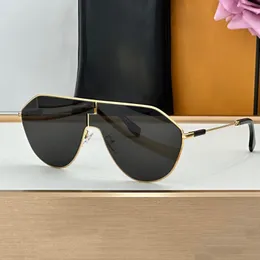 Designer Wavy mask sunglasses Gold Fashion Versatile Sunglasses Stylish beach party sunglasses Classic goggles Multi color option FE40080