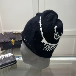 Erkekler Beanie Kadın Tasarımcı Bonnet Hediye Kötü Müthiş Beanie Hat Baskılı Klasik Moda Mektubu Multcoolo