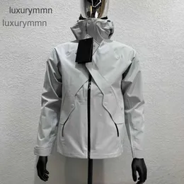 Autumn Men's Windproect Coats Jacket Arc'teryess Wind Jackets 2023 Function Poison Spring House 68 Explosionssäker Urban Rain-Pressure Gummi Soft Shell FWCP