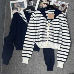 Kvinnors jackor före hösten ny marinband stripe stickad cardigan coat brittisk akademi stil veckad kjol 6625 6623