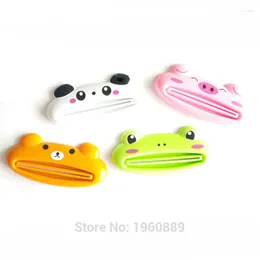 Zestaw akcesoriów do kąpieli 1PCS Cute Animal wielofunkcyjny Squeezer / Pasta do zębów dom towar łazienkowy Dozownik kreskówki