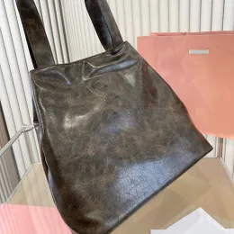 Kadın Tote Çanta Tasarımcı Totes Çanta Koltuk altı Omuz Çantası Çanta Hobos Çanta Under Koltuklu Çanta Büyük Kapasite Kahverengi Düşen Çatlak Deri Moda Klasik Mektup