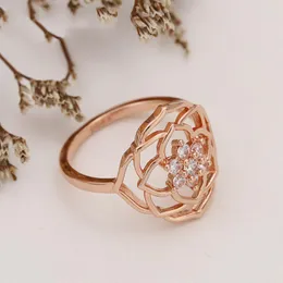 Klusterringar 925 Sterling Silver Rose Petals uttalande Ring Clear Cz Gold Jewelry Woman Fashion Girl Birthday Present