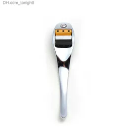 Attrezzatura di bellezza Rullo massaggiante portatile al germanio a forma di cucchiaio unico strumento di bellezza rotolante per il viso color argento dispositivo per la cura del massaggio edificante del viso Q230916