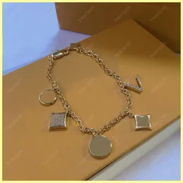 2022 Womens Designer Bracelet Fashion Luxury Farandole Gold Link Flower Letters Bracelets for Women Party Wedding Brands 201Q