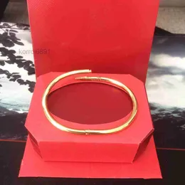 Klasyczne bransoletki Designer Gold Srebrna Bransoletka do paznokci Stalowa mankiet Modna Boguczka Nlay Bracelets Women Mens Love Biżuter