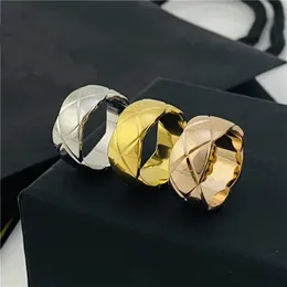 Projektantki pierścieni Kobiety Brand Cluster Wedding Pierdzież Wzór Kopiuj produkcję Jewelry Srebrne Gold Pating Never Fade Biżuteria Akcesoria Ekskluzywne rozmiar 5-11