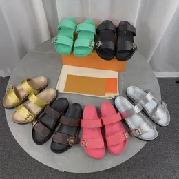 Bom Dia Flat Mule Slaytlar Sandalet Sandalet Klasik Tasarımcı Terlik Moda Lüks Unisex Yaz Tuval Beach Sandalet Toka Kalın Sole Erkek Kadınlar Kayan