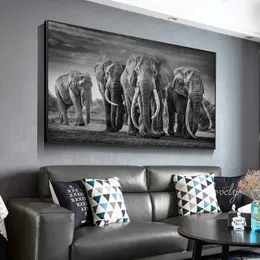 黒いアフリカゾウ野生動物キャンバス絵のポスターとプリントリビングルームL01の壁アートの写真